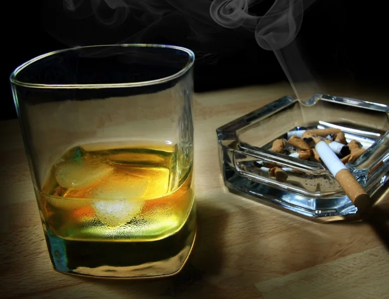 Principalele cauze ale cancerului: tutunul şi alcoolul