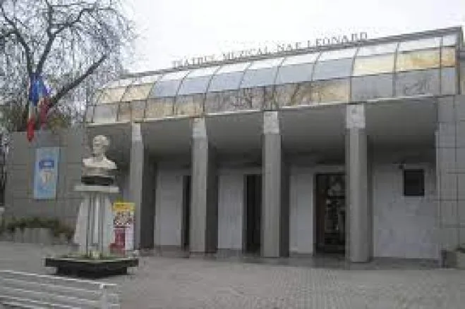 Managerul Teatrului „Nae Leonard” Galați acuzat că și-a angajat soția în instituția pe care o conduce