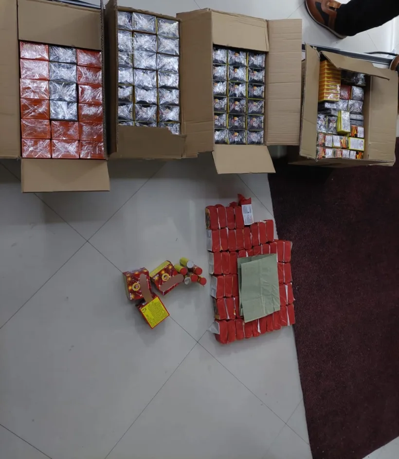 Percheziții în Galați: 56.000 de petarde ridicate de polițiști