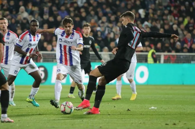Atmosferă de Champions League pe stadionul Oţelul. Roş-albaştrii au remizat cu FCSB