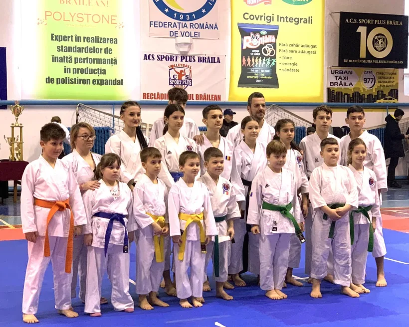 Karateka gălăţeni de la Kodo s-au întors de la Brăila cu medalii de aur, argint şi bronz