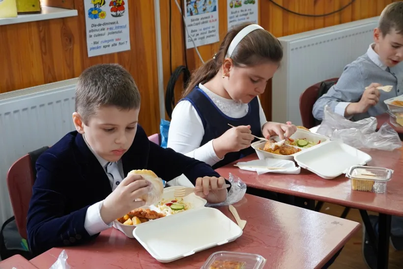 Prefectul de Galați cere verificări privind Programul Național „Masă sănătoasă” pentru elevi
